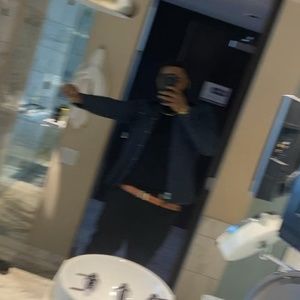 Meet your Posher, Johnathon